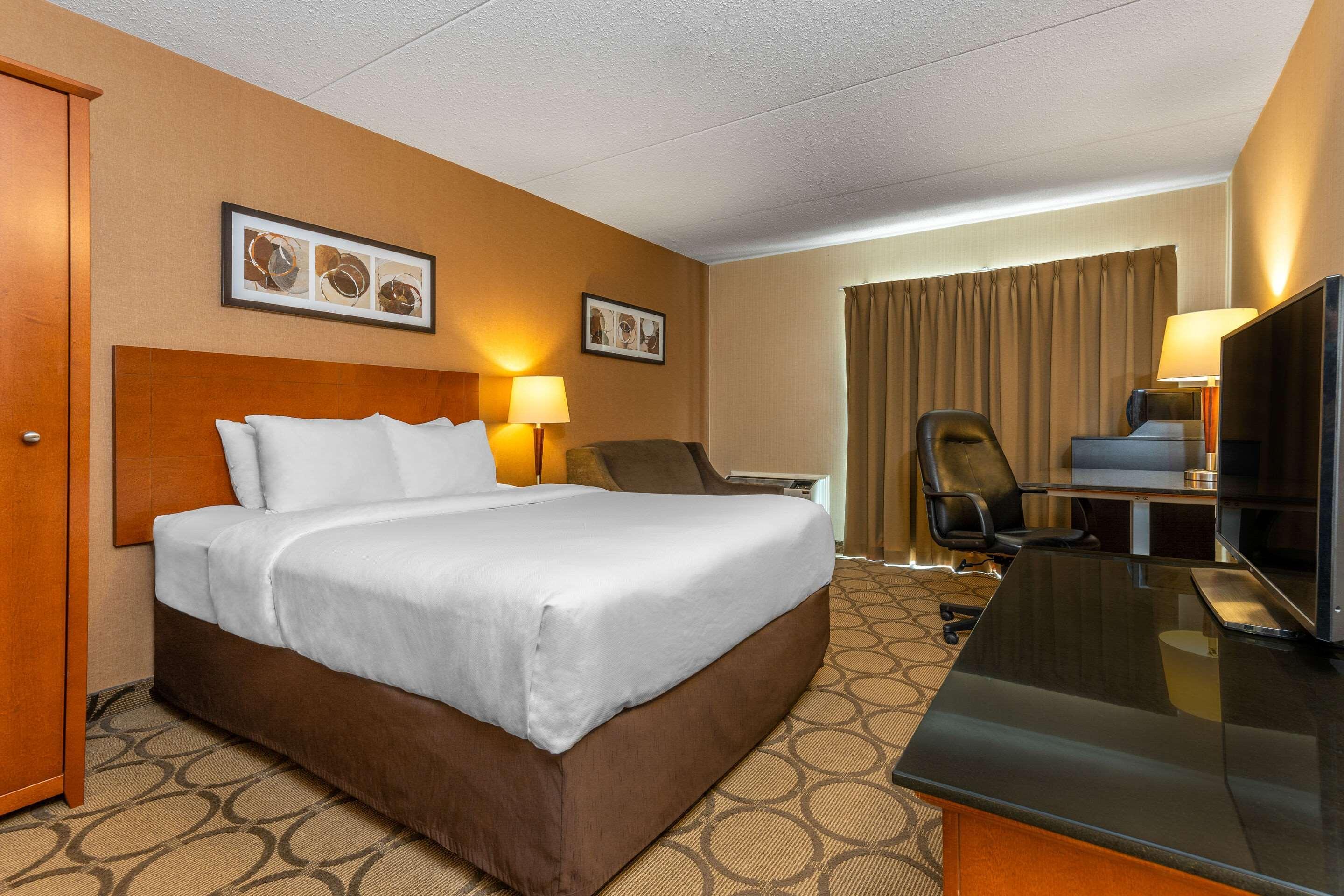 Comfort Inn Hwy 401 Kingston Buitenkant foto