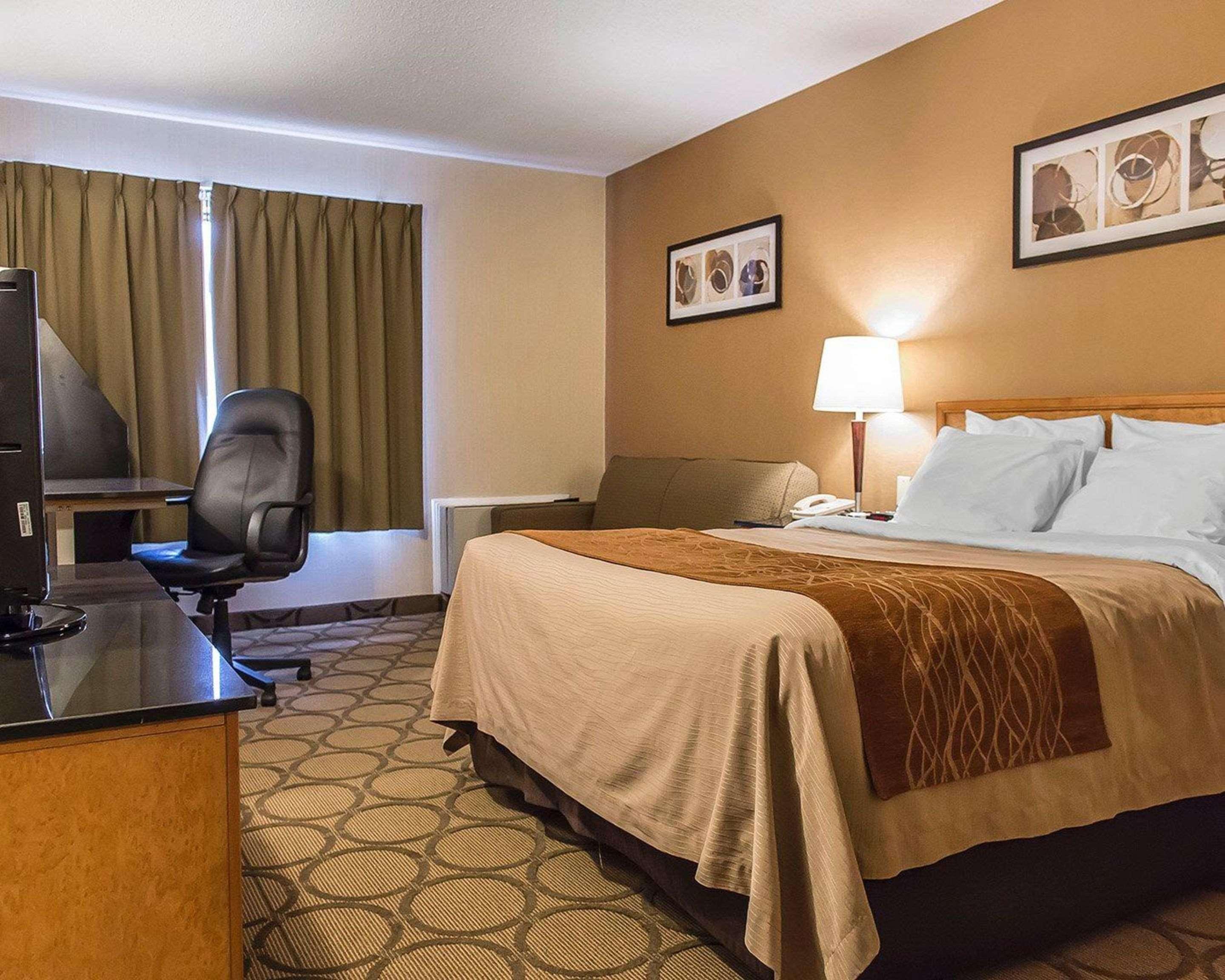 Comfort Inn Hwy 401 Kingston Buitenkant foto