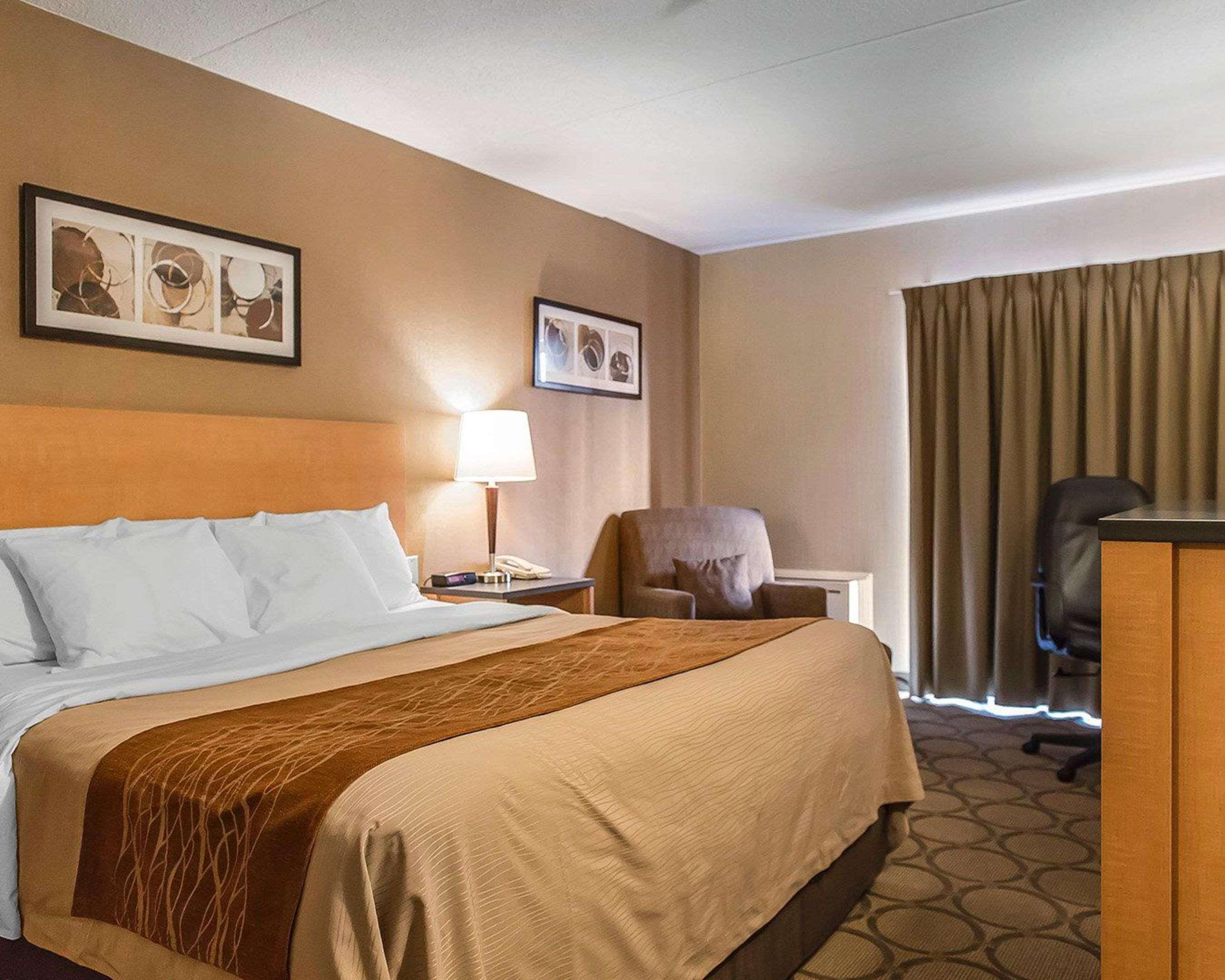 Comfort Inn Hwy 401 Kingston Buitenkant foto