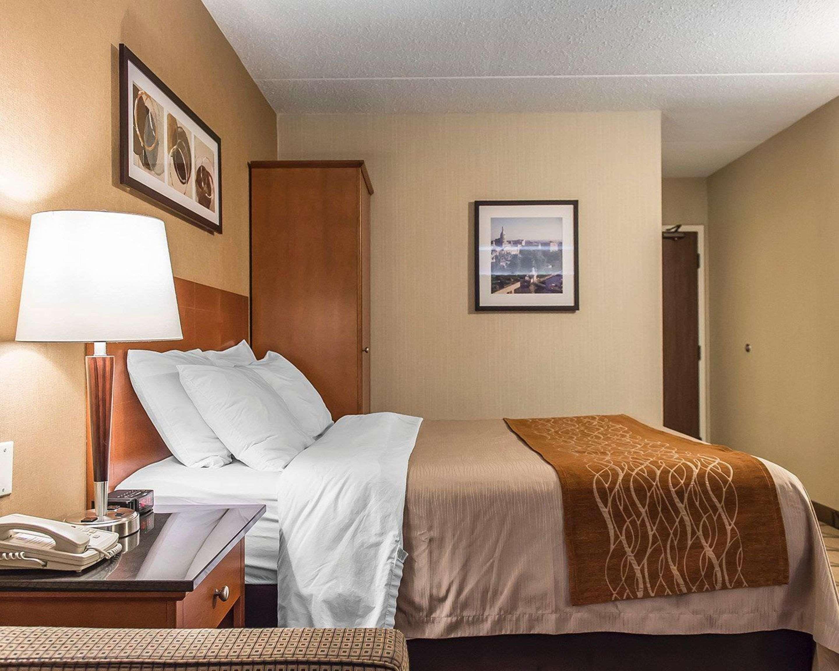 Comfort Inn Hwy 401 Kingston Buitenkant foto