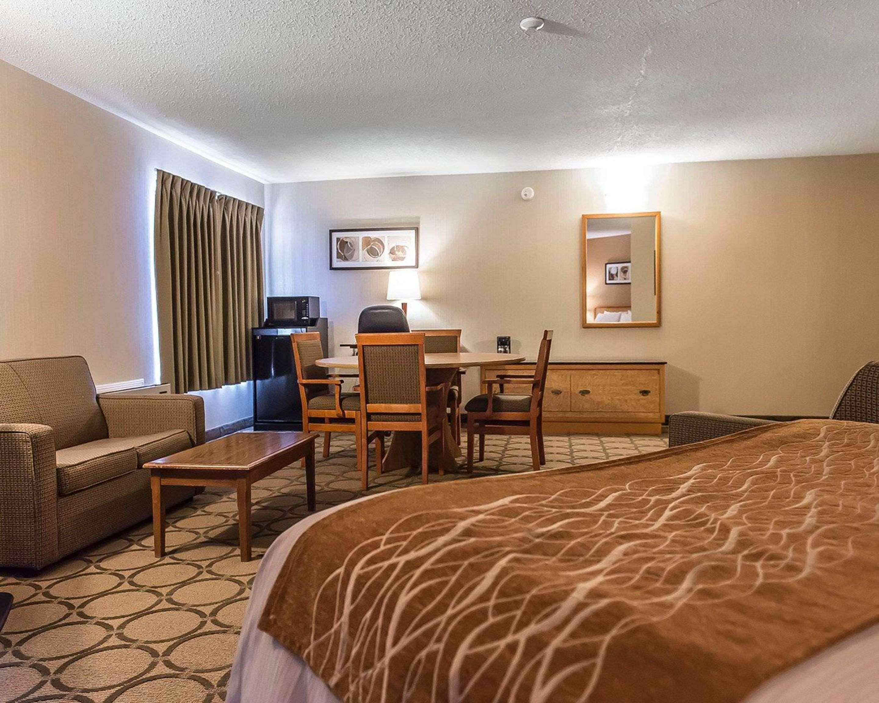Comfort Inn Hwy 401 Kingston Buitenkant foto