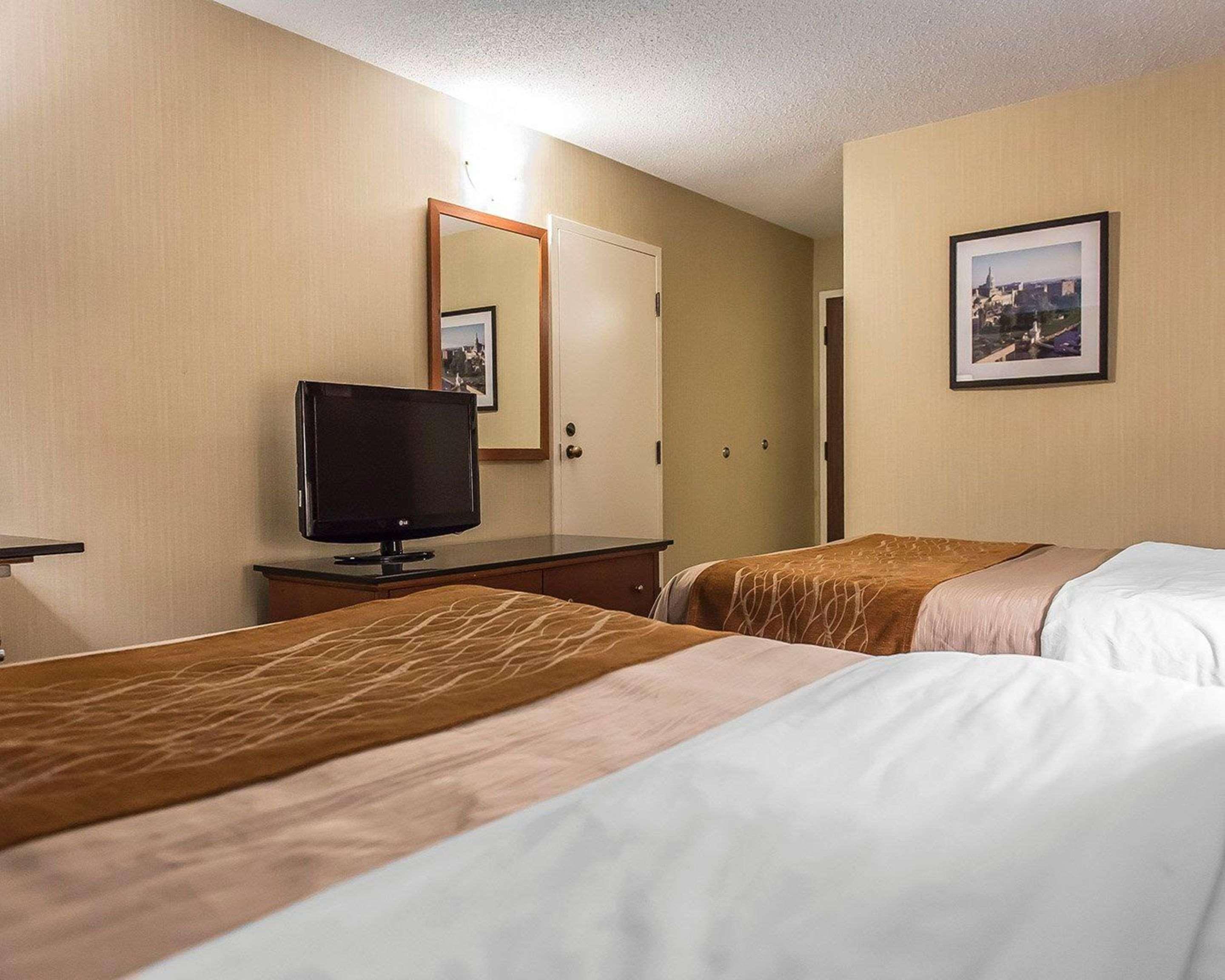 Comfort Inn Hwy 401 Kingston Buitenkant foto
