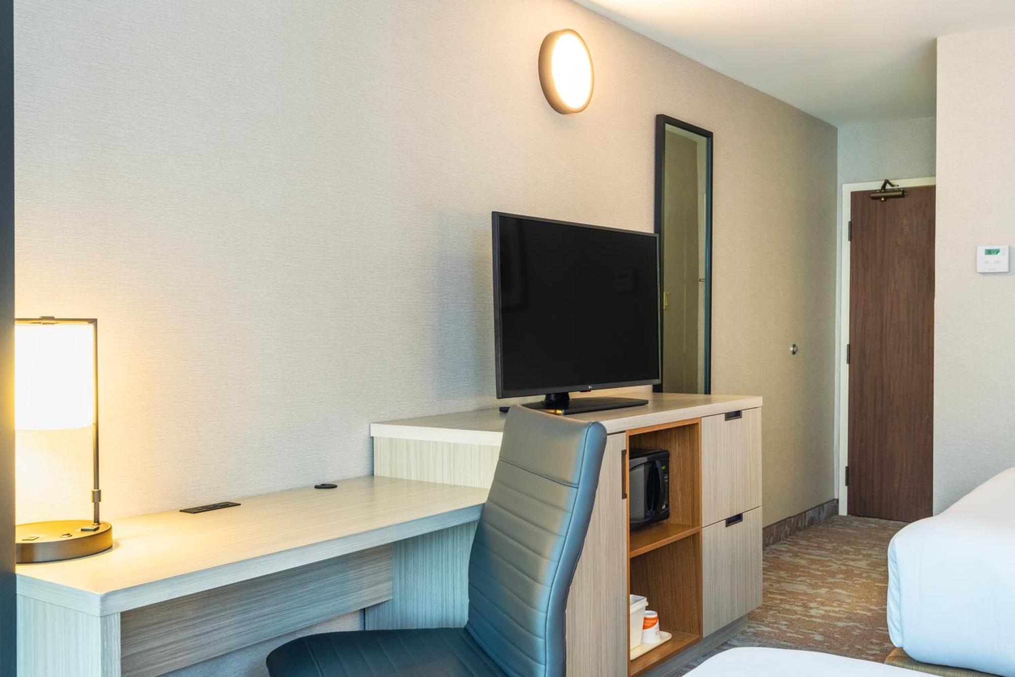Comfort Inn Hwy 401 Kingston Buitenkant foto