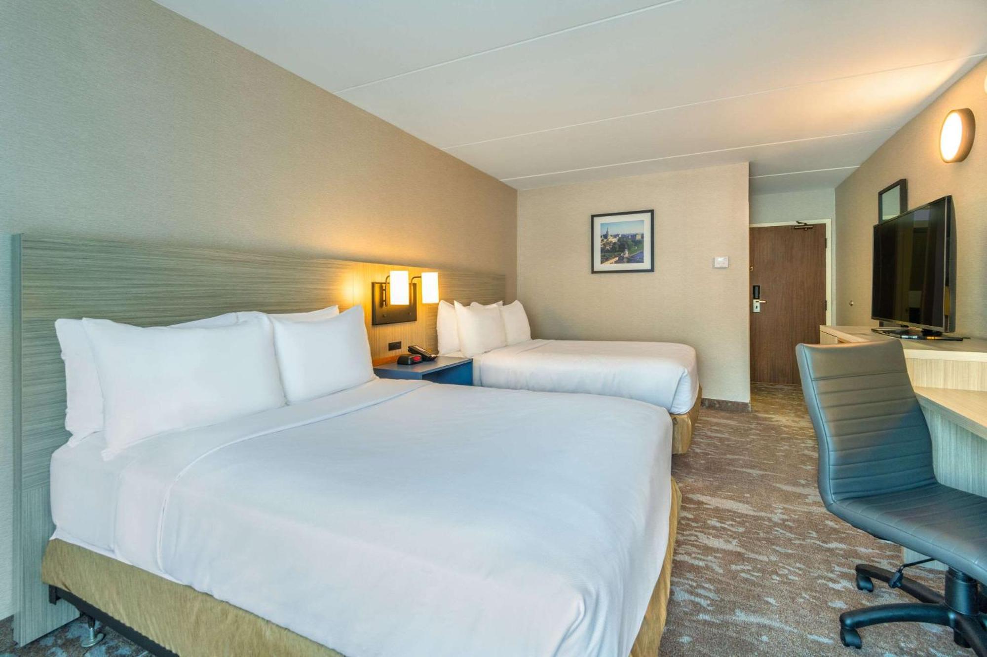 Comfort Inn Hwy 401 Kingston Buitenkant foto