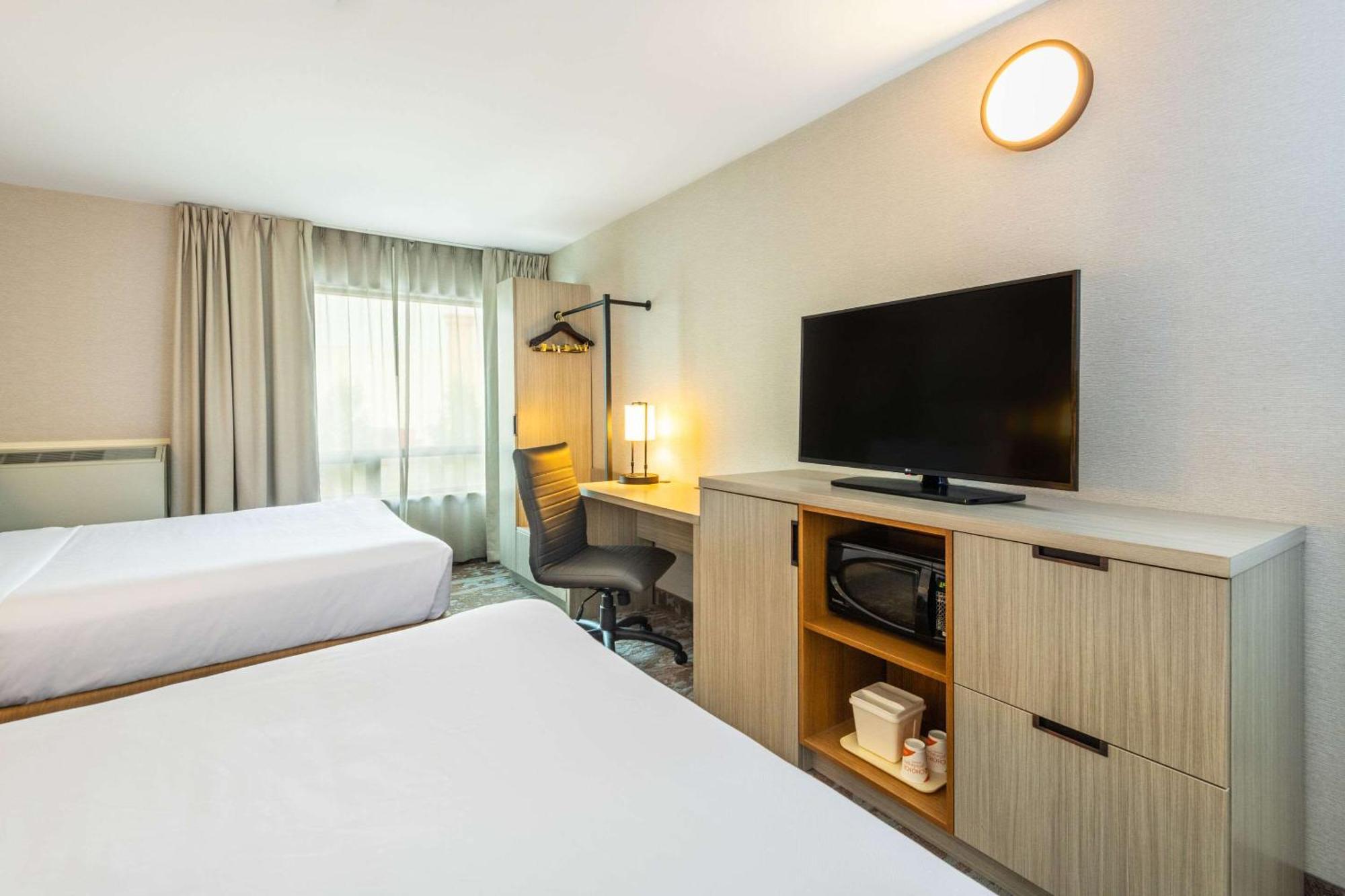 Comfort Inn Hwy 401 Kingston Buitenkant foto