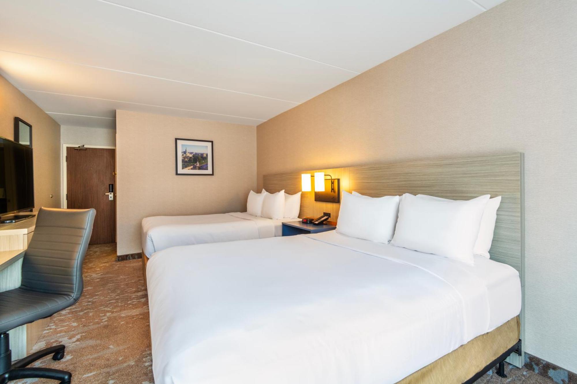 Comfort Inn Hwy 401 Kingston Buitenkant foto