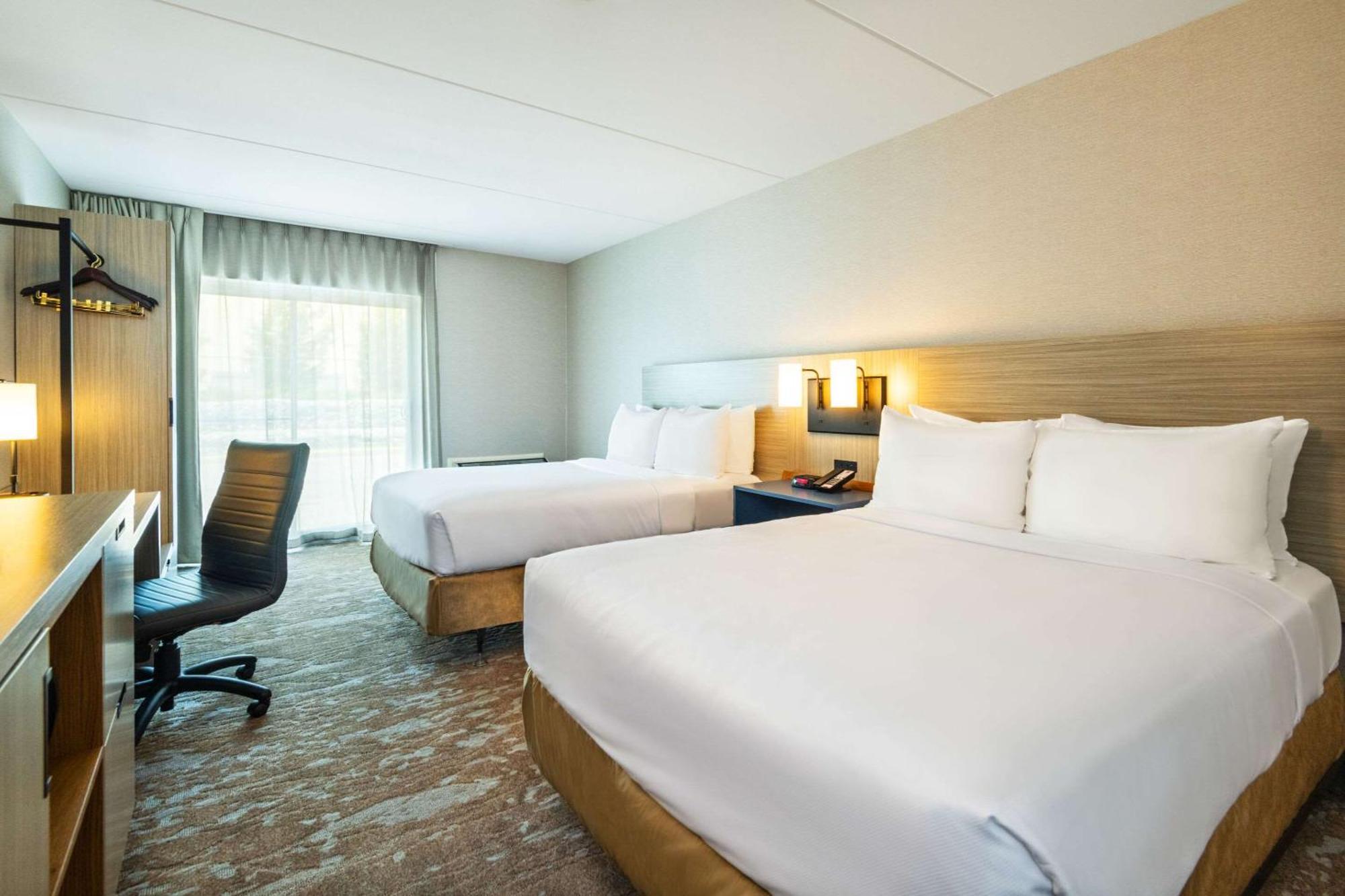 Comfort Inn Hwy 401 Kingston Buitenkant foto
