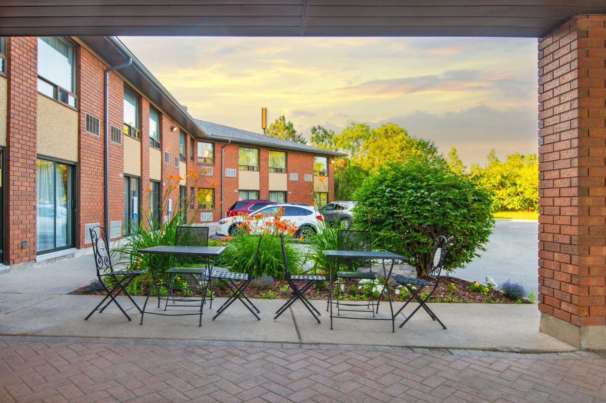 Comfort Inn Hwy 401 Kingston Buitenkant foto